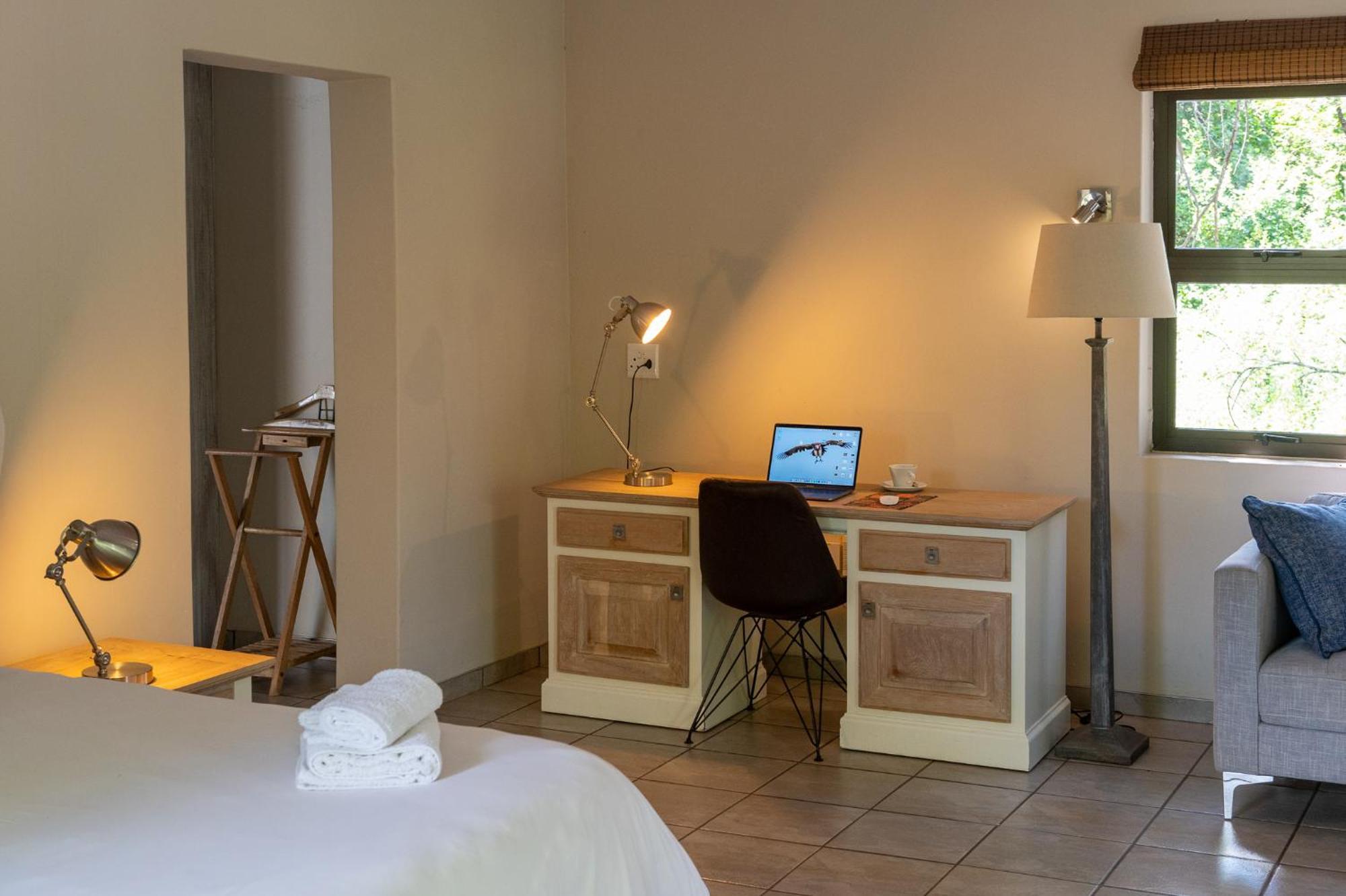 Bushriver Lodge Mica Room photo